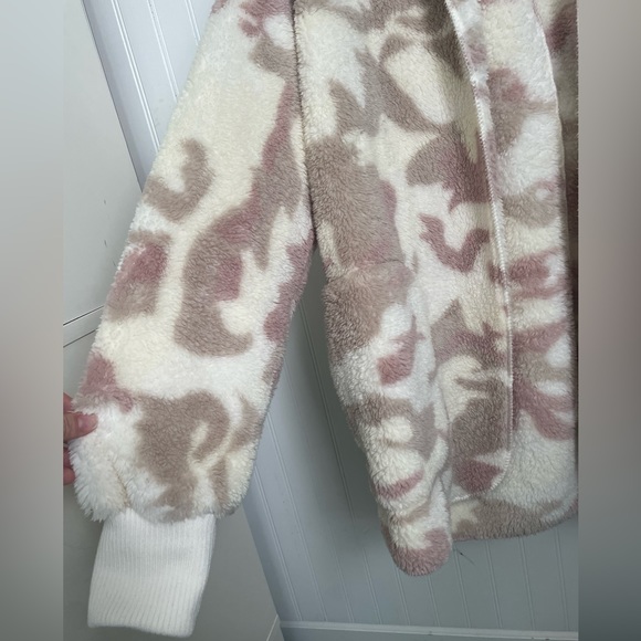 Camo Shacket with pockets and hood - Picture 2 of 5